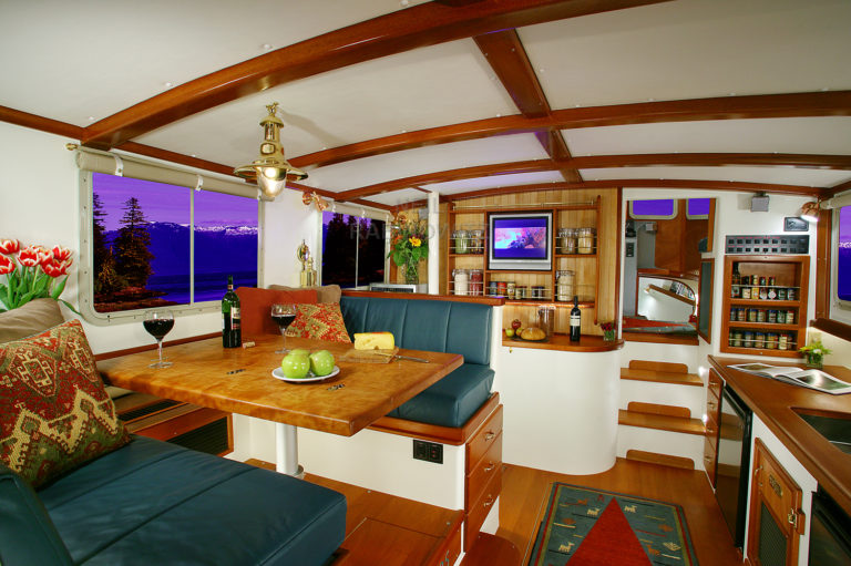 3F0S2515 RT8 copy 768x511