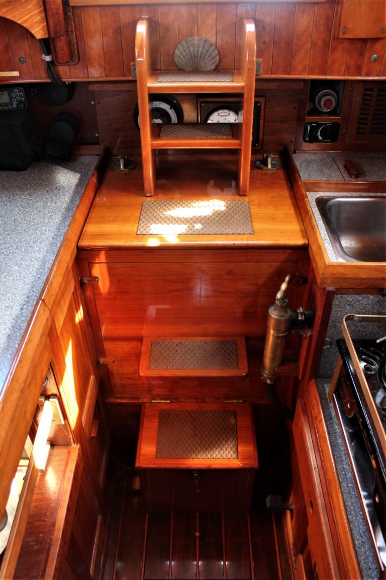 8 interior looking aft 768x1153