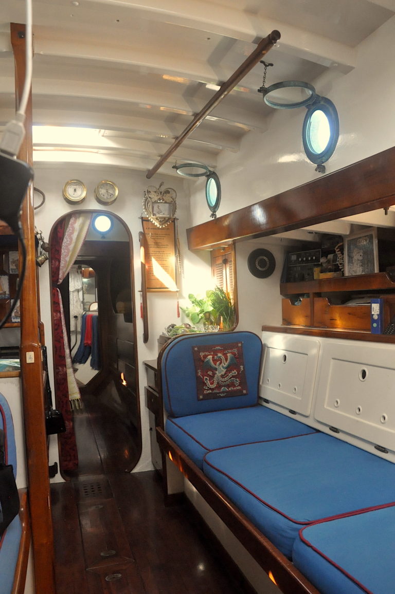 Pilar Interior Starboard6 768x1156
