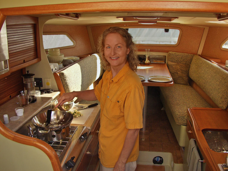 1stCook Galley Saloon 3 P5132062 768x576