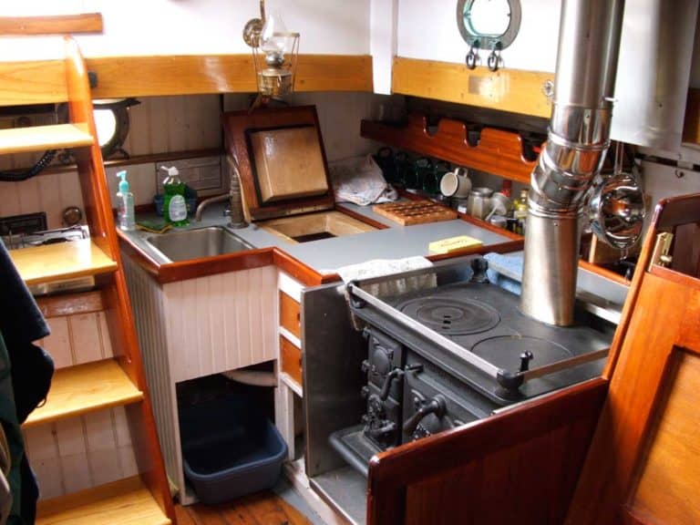 2006 0925Boat0011 768x576