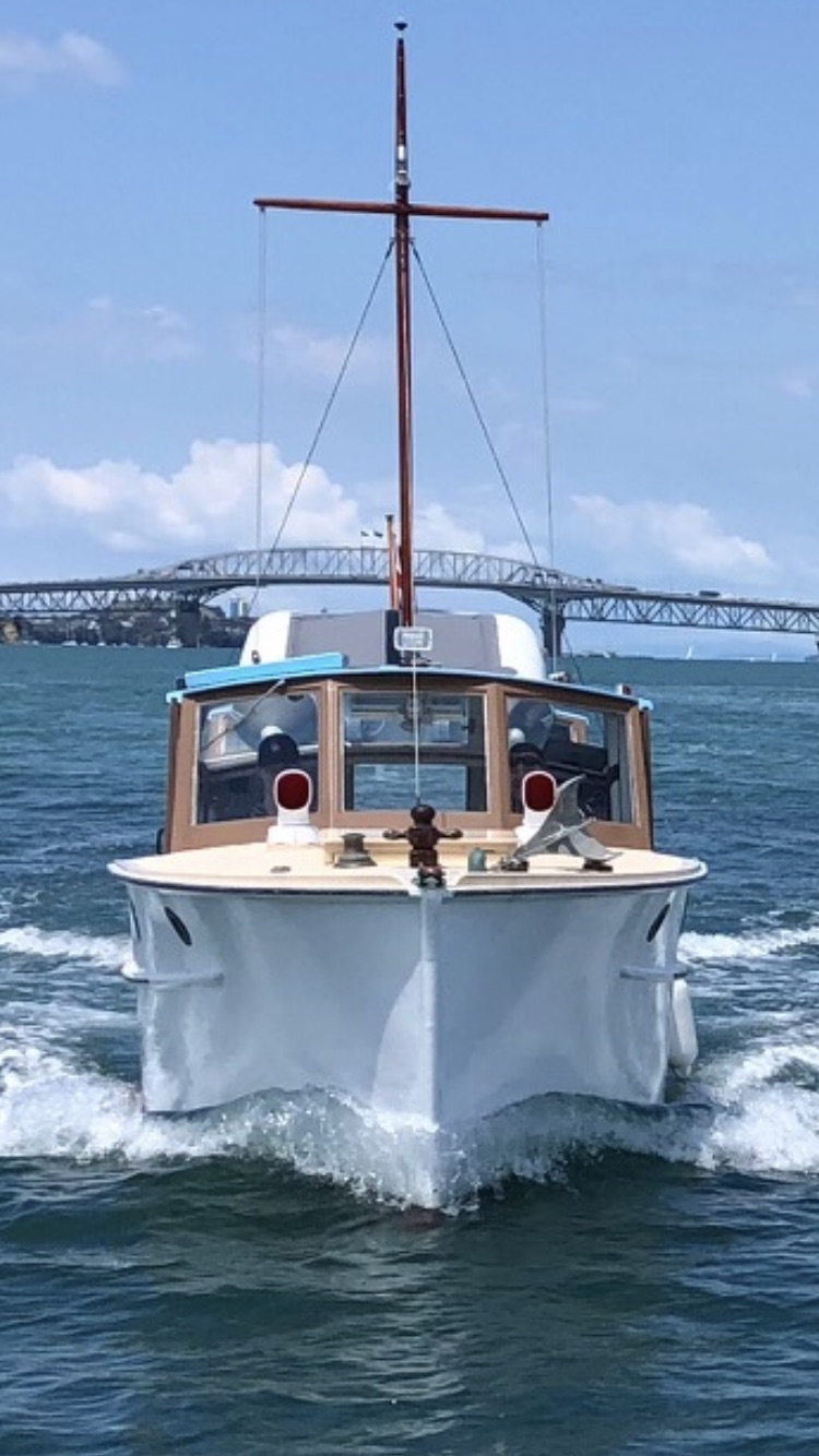 73AFB041 8FF8 4149 BCC0 D7E86A56E13B