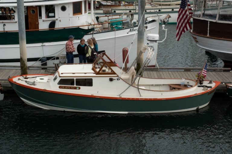 26' Sportsfishing Bartender