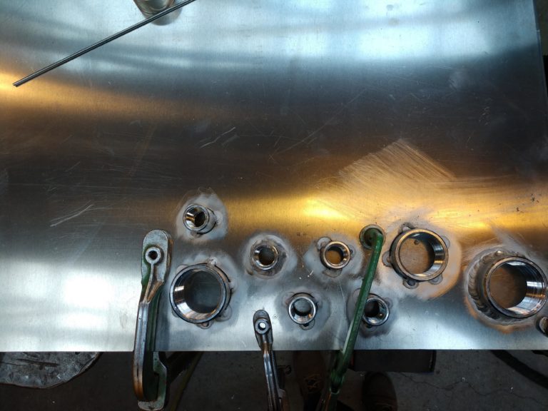 Comrade Fuel tank fittings2 1 768x576