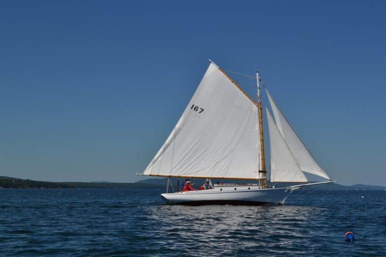 FREEDOM Under Sail KNW photo 768x512