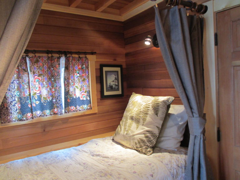 Chillcat berth pillow view 768x576