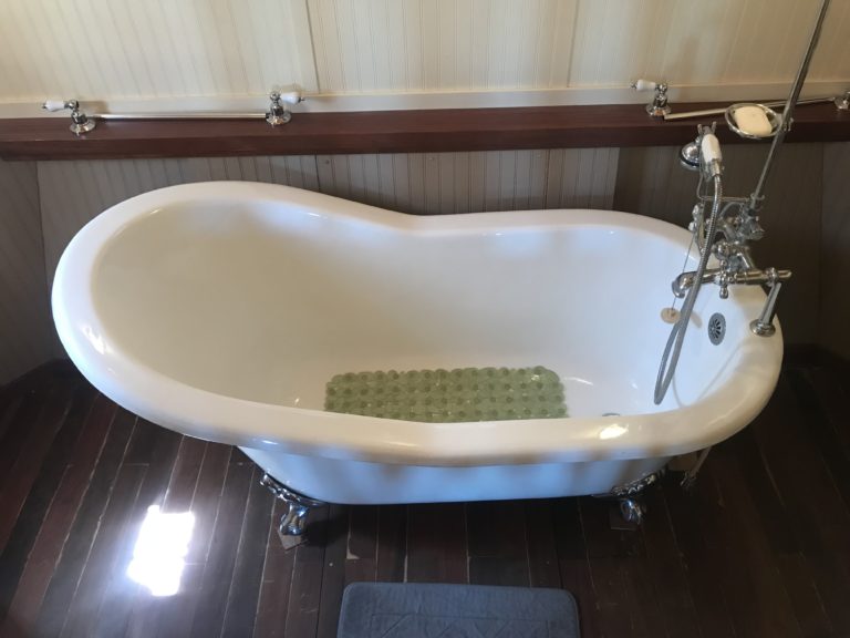 Chillcat cast iron tub  768x576