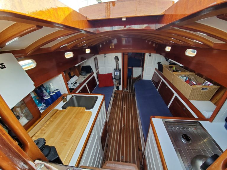 Companionway fwd 768x576