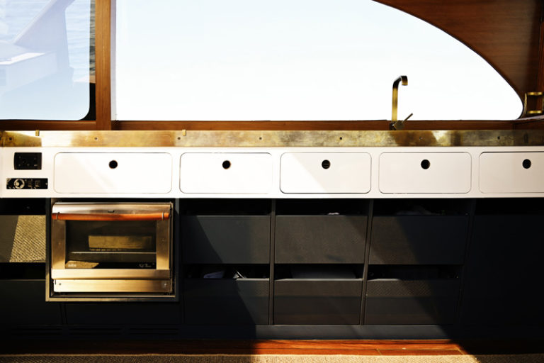 DEAL ISLAND 52 768x512