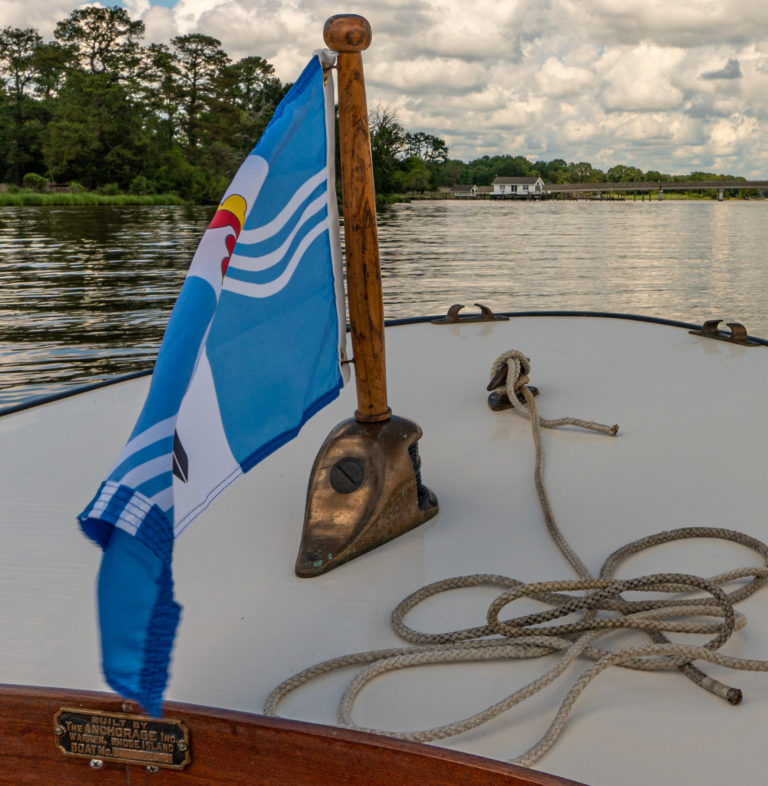 Flag and bow 1 of 1 768x786