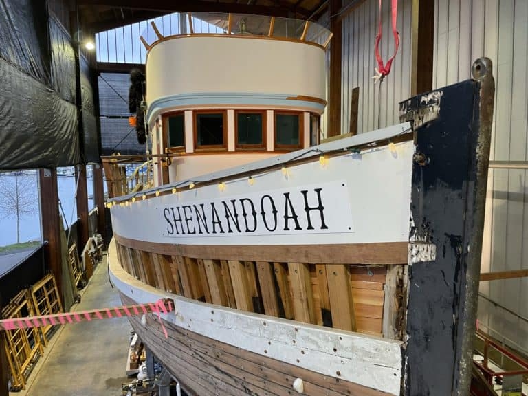 IMG 1117 bow deckhouse 768x576