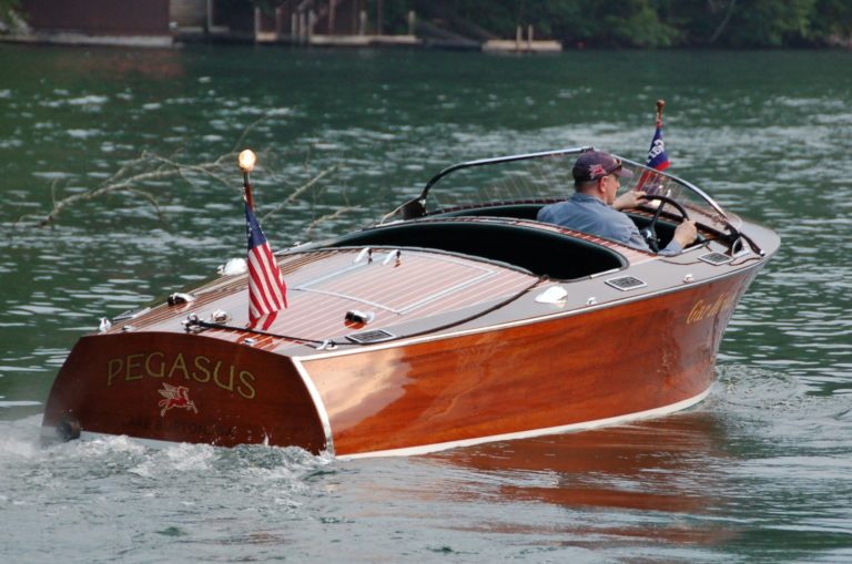 Pegasus stern view Bob driving slow 768x509