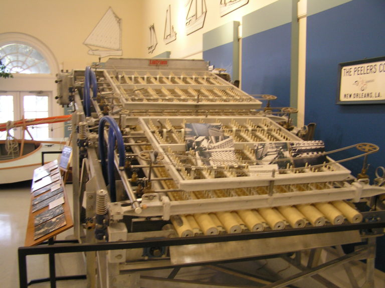 Shrimp Peeling Machine 768x575