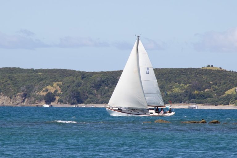 Tangaroa in Mahurangi regatta 2021 768x511