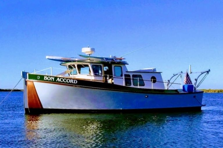 30 Bill Garden Trawler Tug Dream Boat Harbor 2 768x512