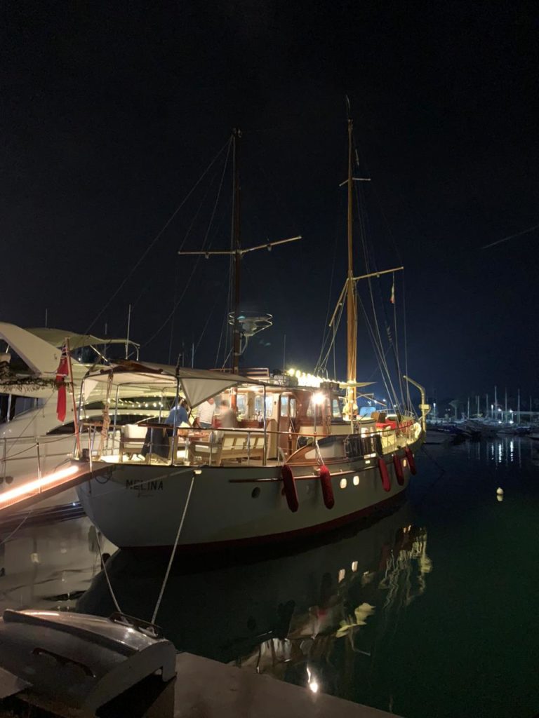 B16E710E 389C 4159 A1E0 6113FD449E62 768x1024