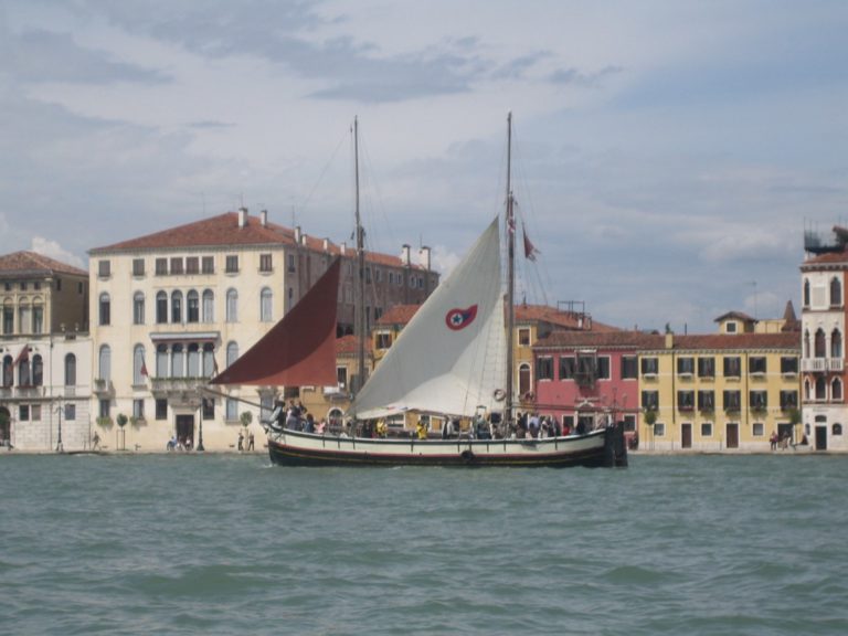 1618074 10202627177593470 1115613260 o 768x576