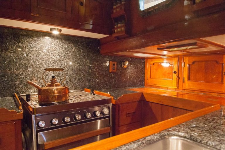 7476140 2510561125 768x512