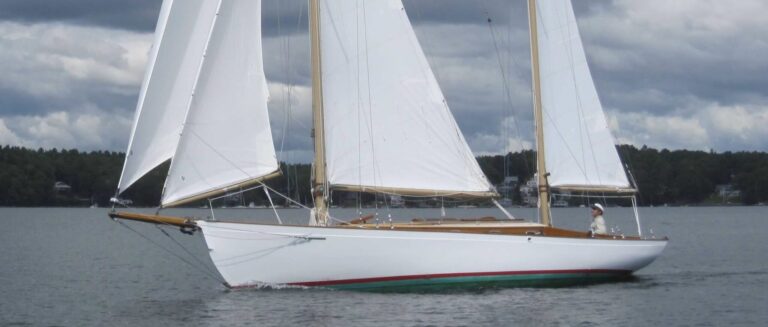 2014 Sail Past 2 crop 2048x1435crop 768x327