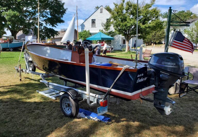 Skiff at August 2021 Wooden Boat Show Pic 2 20210821 104251 768x533