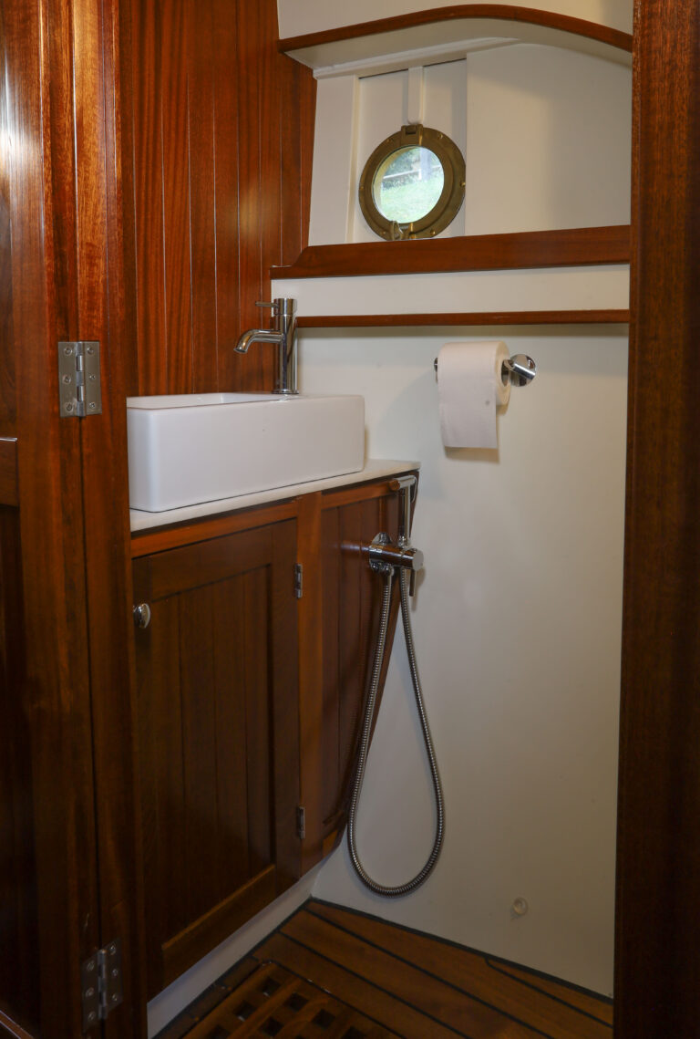 inbound8134395323058987025 768x1139