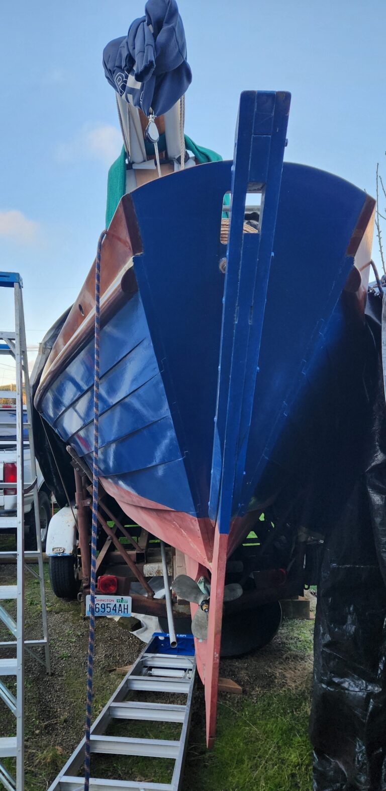 Stern from below1 768x1572