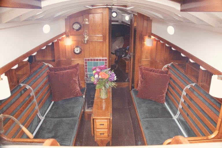 21 Salon copy 1 768x512