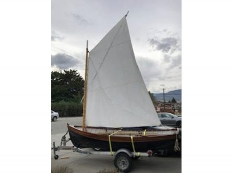 12 White Catspaw Sail Oar Dinghy 1950 1 768x574