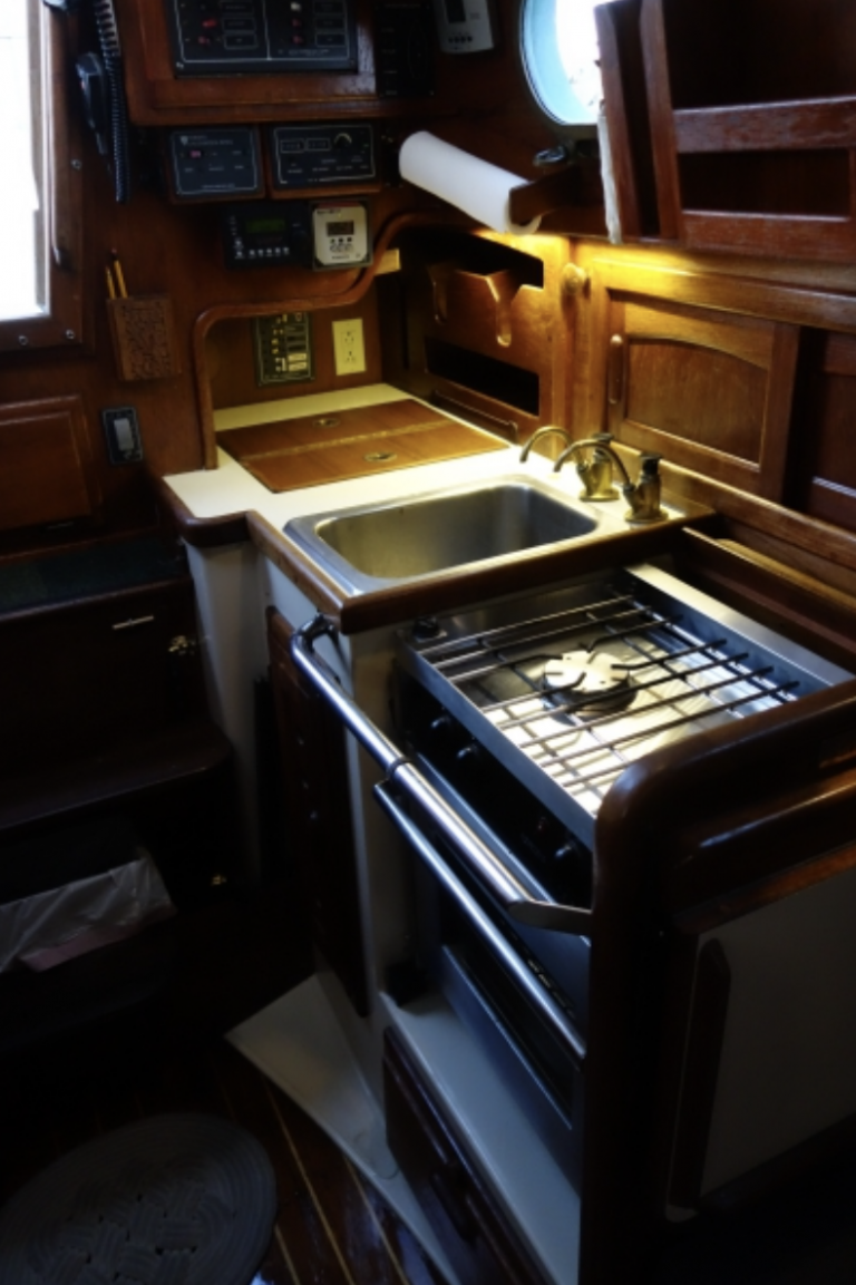 5 Sockdolager galley 768x1153