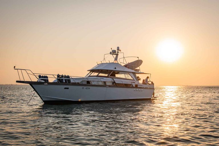 Classic Boats Venice 16 768x512