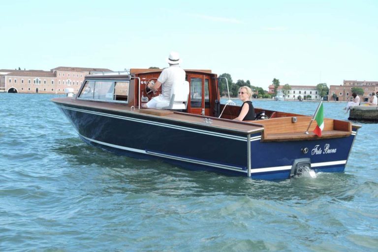 Classic Boats Venice 5 768x512