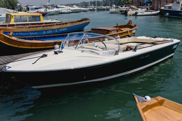Classic Boats Venice 7 768x512