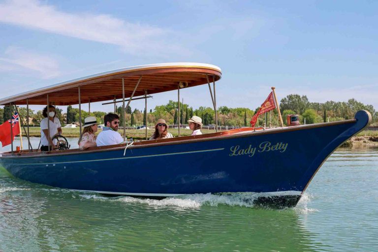 Classic Boats Venice 9 768x512