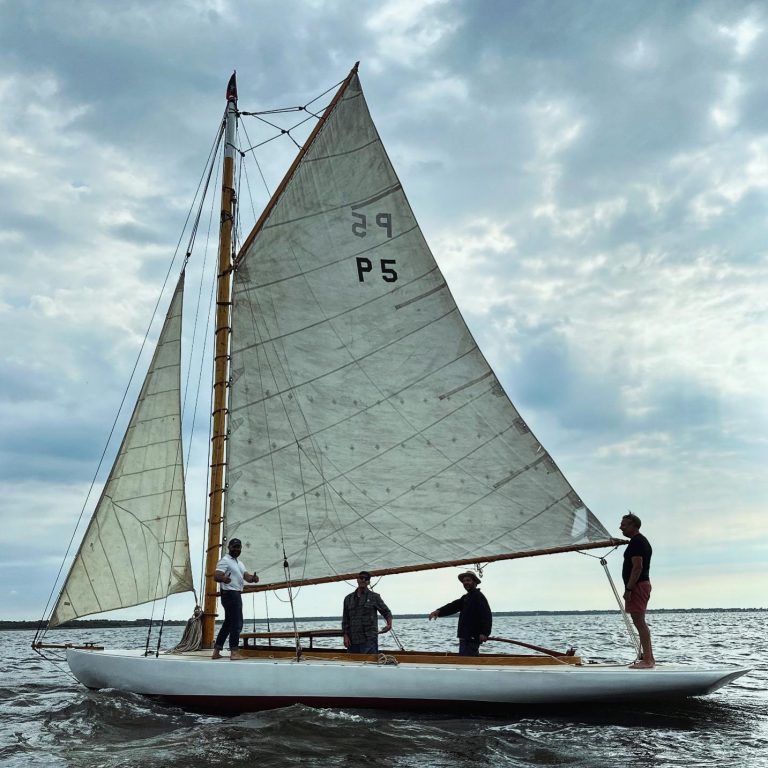 fe7e768e eeb6 46fd 8a8d 16651fb26895 768x768