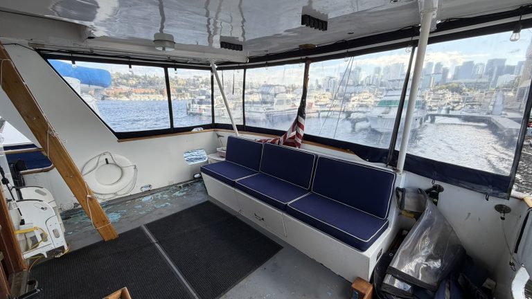 Stern access Stern access